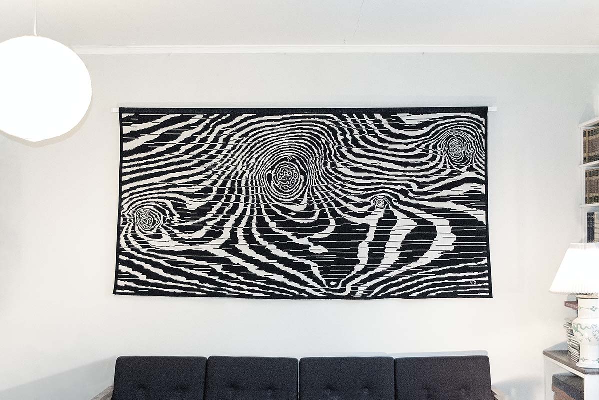 lambswool knitwear throw black and white pattern