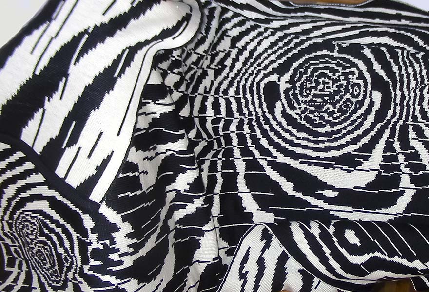 worsted yarn knit black and white pattern